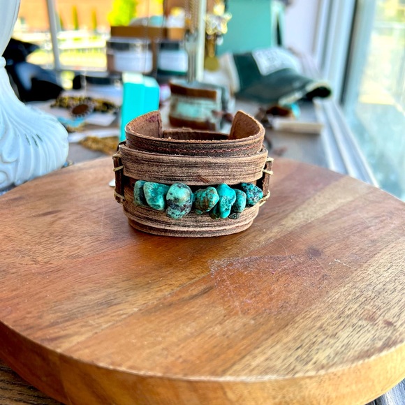 Genuine Leather Turquoise Stone Cuff - Picture 1 of 2